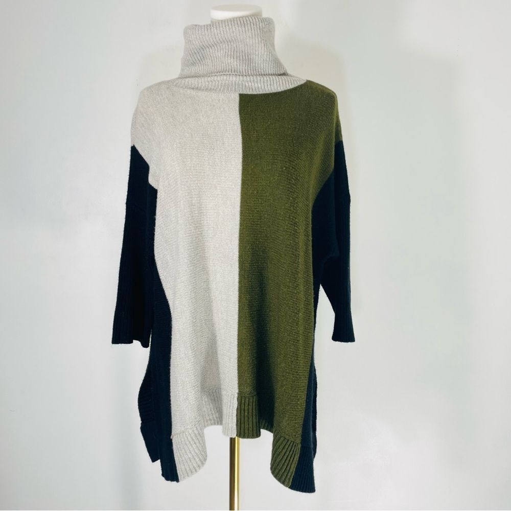 Curio New York Black, Green & Tan Colorblock Cowl Neck Sweater Size M